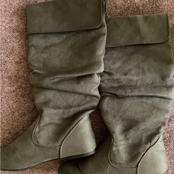 Grey Boot - Picture 4 of 4